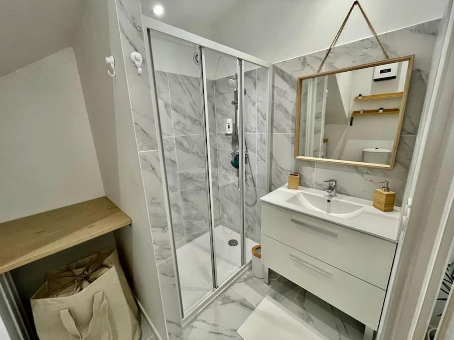 Studio Entierement Renove, Situe Au Coeur Du Quartier Haut Sete Exterior photo